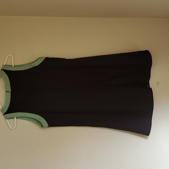 Perfect summer spring dress for the beach or work with a cute cardi - Picture 2 of 2